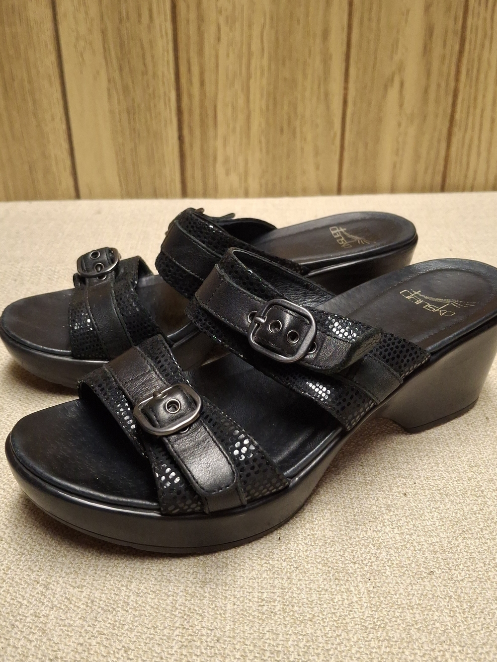 Dansko Shoes Women's Sz 37/6.5 Jessie Sandals Two Buckle Straps Gently Used